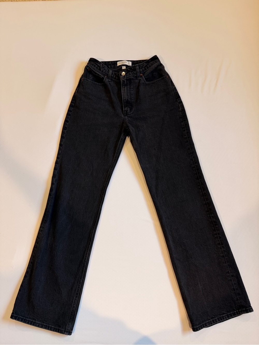 Abercrombie & Fitch - 90s Relaxed High Rise Curve Love Jeans - Size 26R